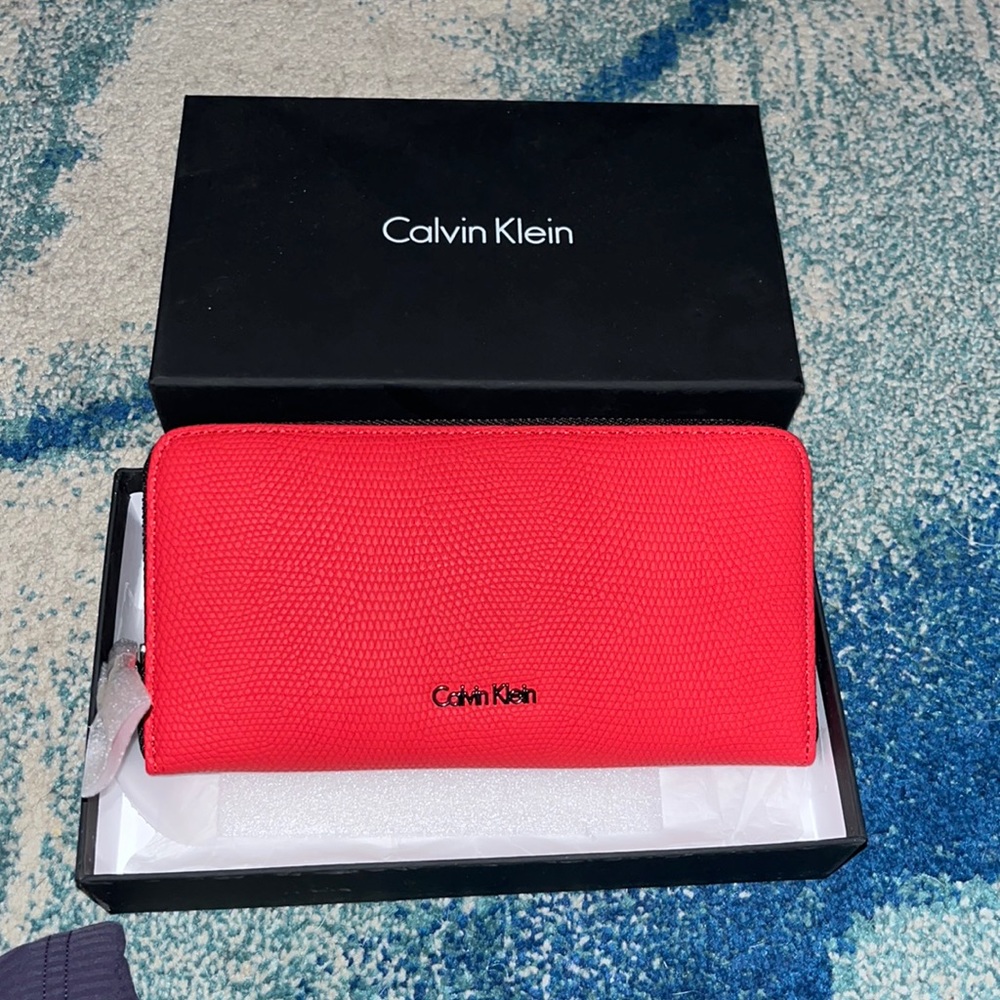 NEW Red snake skin texture zipper wallet